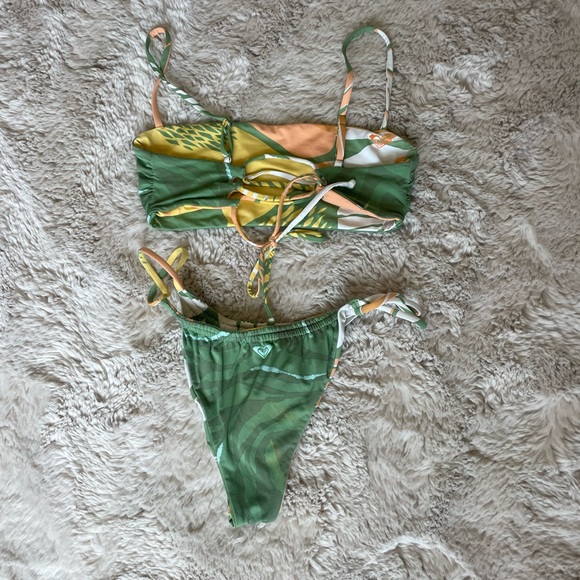 reversible Roxy bikini - Picture 4 of 4